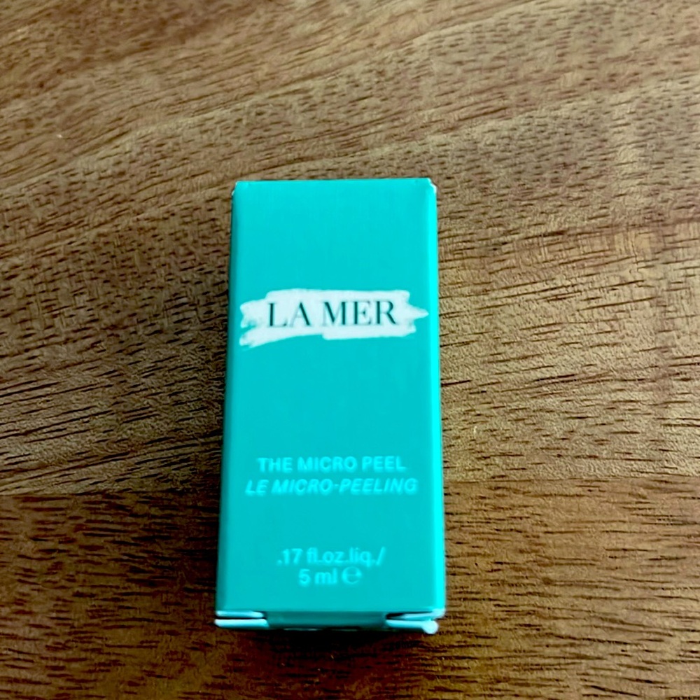 The micro peel. NIB/NWT